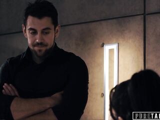 Nervous Employee Helps Ambitious Hotties Squirt