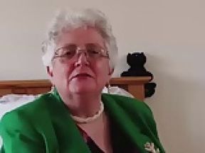 Caroline V. (EU) (61)