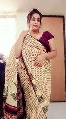Big boobs wife stripping her saree and nude