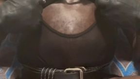 black mature muscle solo tits and vibrator