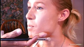 Avsugning, cowgirl, cumshot &#8211; inked tatuerade små tuttar Allison Pierce i strumpor på röv