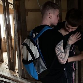 two teenagers fuck in an abandoned building