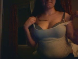 Amateur sweet web cam babe gonna get rid of her T-shirt to show her tits