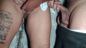 Casada adora se exibir de vestido sem calcinha em cima da moto a procura de comedores