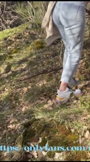 In order to pick flowers, I make a stranger cum me. Complete of. Italian milf