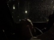 月明かりに照らされながら車内オナニー