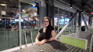 FUCKING WAITRESS AT TOP GOLF 4K twitter thegorillagrip
