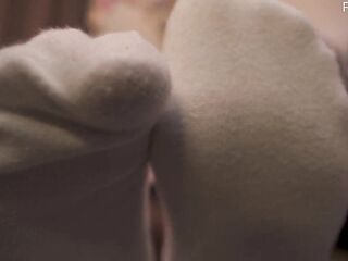 I wish u to kiss me, but after I squirt and... down there!