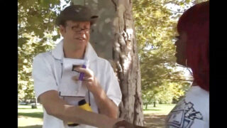 Bintang-bintang bertitit besar Staci Thorn, Nyeema Knoxxx, Zora Banx, dan Jackie Brown memasukkan penis besar Mark Wood jauh ke dalam anus mereka.