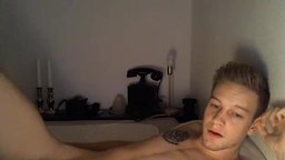 Hot European Model Jerking and Cumming