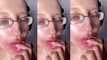 ASMR PAPRIKA PEPPER EATING  - ASMR, EYE GLASSES, GIANESS, LIPSTICK , Big LIPS, MOUGH, FOOD, FACE FETISH, LONG NAILS. Listen in headphones for ASMR Effect