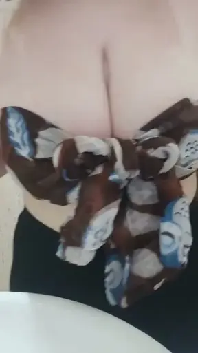 Me gusta demasiado jugar con mis tetas y mostrarlas 🤭 #boobs #tetonas #tetas #bañopúblico
