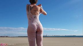 Souvenir porno : baise en voiture et exhib au bord de l'_eau