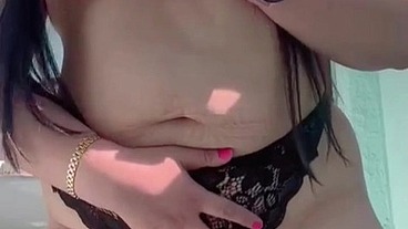 CULONA LATINA MEXICANA SECRETARIA EN DIAS FERTILES SE QUITA TODO SU UNIFORME EN EL CUARTO DE LA OFICINA MUESTRA TODO SU CULO Y VAGINA SECRETARIA EN CACHETEROS