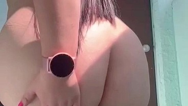 CULONA LATINA MEXICANA SECRETARIA EN DIAS FERTILES SE QUITA TODO SU UNIFORME EN EL CUARTO DE LA OFICINA MUESTRA TODO SU CULO Y VAGINA SECRETARIA EN CACHETEROS