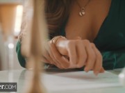 Deeper. Nicole Aniston Gets the Kind of Service She Desires