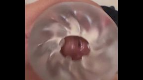 VERGA ERECTA CON MASTURBADOR CON PROTUBERANCIAS INTERNAS LLENAS DE PLACER