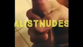 Ator de teen wolf se masturbando