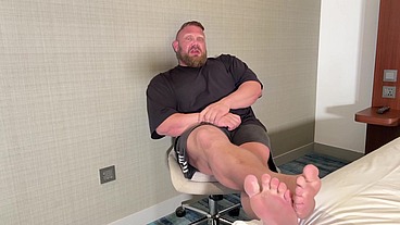 Foot domination with cumcountdown