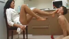 Anna Commands Her Submissive Slave To Worship And Lick Her Feet