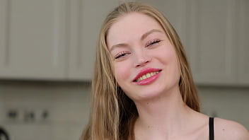 New Beauty Dina Joy and Her First Anal