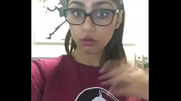 Mia Khalifa&#039_s Profile