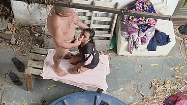 Flagra,sexo no quintal (ar livre