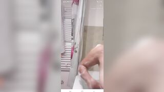 facecast young cougar hot tub tease