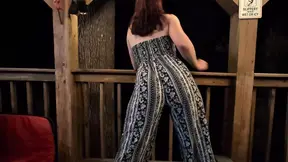 cute white girl grinding ass outside