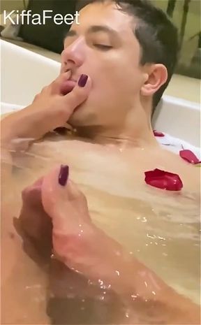 Goddess Kiffa Footjob and Foot Worship on Bathtub