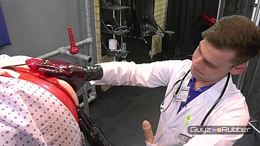 Guyzin2Rubber, Fetish Clinic