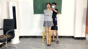 Skirt Placed By Japanese-style Single-leg Crane