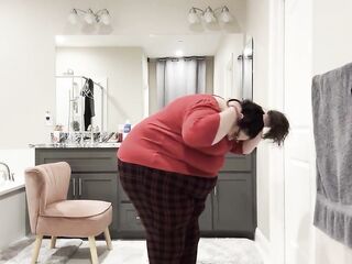 two Temptations: Plump Paradise Fashion Fiesta (wmv)