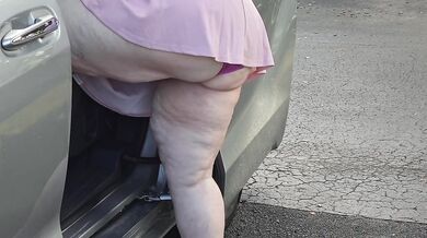 Fat ass plump white bbw doctor step in car and caught by stranger in public masturbation - Pornhub