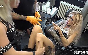 Dirtysarah, bitch got her forehead tattooed