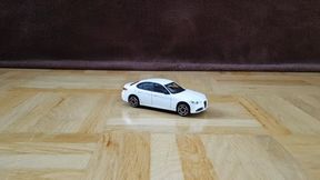 Giantess toy crushing metal car II