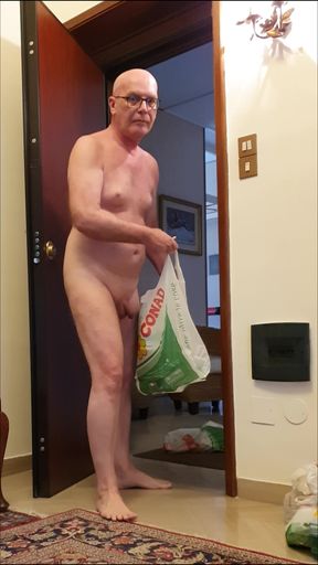 Nude ad home