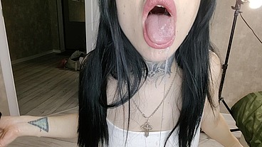 Chilibombochka - Sexy brunette with passionate eyes loves sucking a dildo
