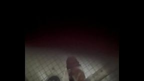 Me masturbo  mientras me ba&ntilde_o