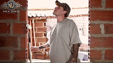 The boss Ambar Prada catches and fucks the perverted bricklayer