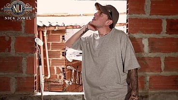The boss Ambar Prada catches and fucks the perverted bricklayer