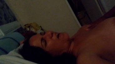 Karina foi sozinha com amigo do corno para motel e filmou tudo