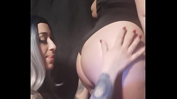 Si jamais tu souhaites me huiler les fesses comme @Irogenia je te donne RDV ...