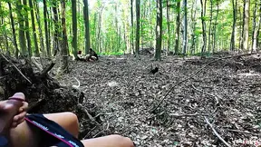 Amateur girlfriend gives the best BJ outdoors
