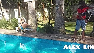 Minha Patroa - Bruna Lopesxx - me pede para passar o bronzeador nela louca para me dar a buceta, E eu como não sou bobo eu comi a safada