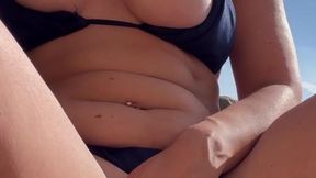 Beach babe gets her ass fingered and creampied by a dominant stranger
