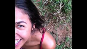 chamei ele pra entrar no terreno comigo e fodemos no mato