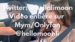 Fille française exhib en voiture et se doigte