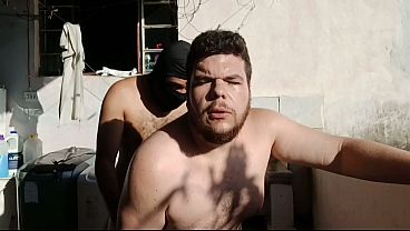 Dotados Fodem o Gordinho No Quintal No Sigilo (DOBRADINHA)