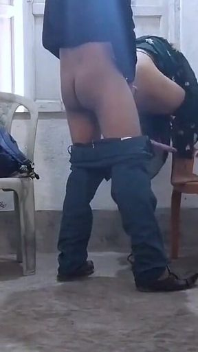 Tution Me Ayi Ladki Ko Teacher Ne Chupke Se Aur Ek Room Me Le Jake Chod Dala